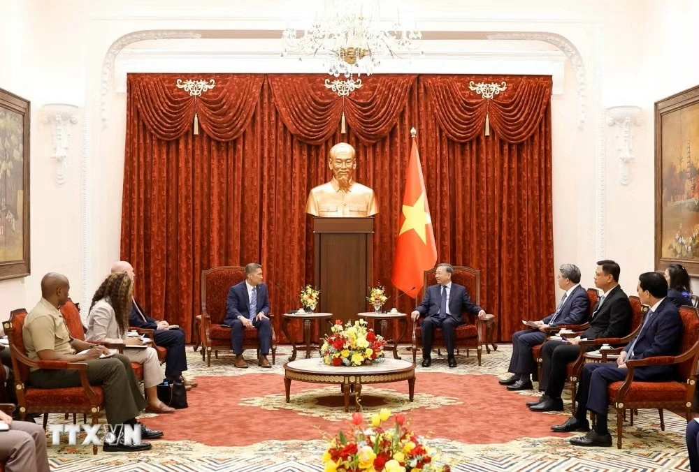 Tổng Bí thư, Chủ tịch nước Tô Lâm tiếp Quyền Bộ trưởng Hải quân Hoa Kỳ Hùng Cao Tổng Bí thư, Chủ tịch nước Tô Lâm tiếp Quyền Bộ trưởng Hải quân Hoa Kỳ Hùng Cao