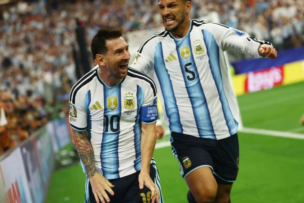 39 tuổi và vẫn không ngừng phá kỷ lục: Lionel Messi lập kỷ lục vô tiền khoáng hậu tại World Cup, khẳng định vị thế cầu thủ vĩ đại nhất lịch sử 39 tuổi và vẫn không ngừng phá kỷ lục: Lionel Messi lập kỷ lục vô tiền khoáng hậu tại World Cup, khẳng định vị thế cầu thủ vĩ đại nhất lịch sử