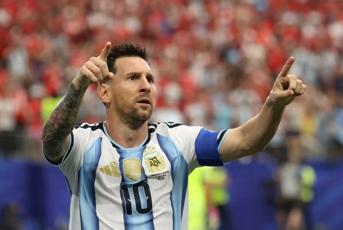 Không ngừng phá kỷ lục, Lionel Messi lập đỉnh vô tiền khoáng hậu tại World Cup, khẳng định vị thế cầu thủ vĩ đại nhất lịch sử Không ngừng phá kỷ lục, Lionel Messi lập đỉnh vô tiền khoáng hậu tại World Cup, khẳng định vị thế cầu thủ vĩ đại nhất lịch sử