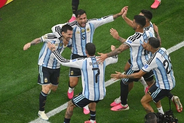Không ngừng phá kỷ lục, Lionel Messi lập đỉnh vô tiền khoáng hậu tại World Cup, khẳng định vị thế cầu thủ vĩ đại nhất lịch sử Không ngừng phá kỷ lục, Lionel Messi lập đỉnh vô tiền khoáng hậu tại World Cup, khẳng định vị thế cầu thủ vĩ đại nhất lịch sử