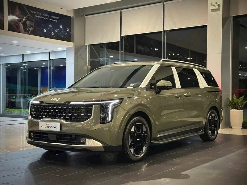 Kia Carnival giảm giá 150 triệu tại đại lý.