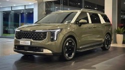 MPV cỡ lớn Kia Carnival giảm giá 150 triệu tại đại lý