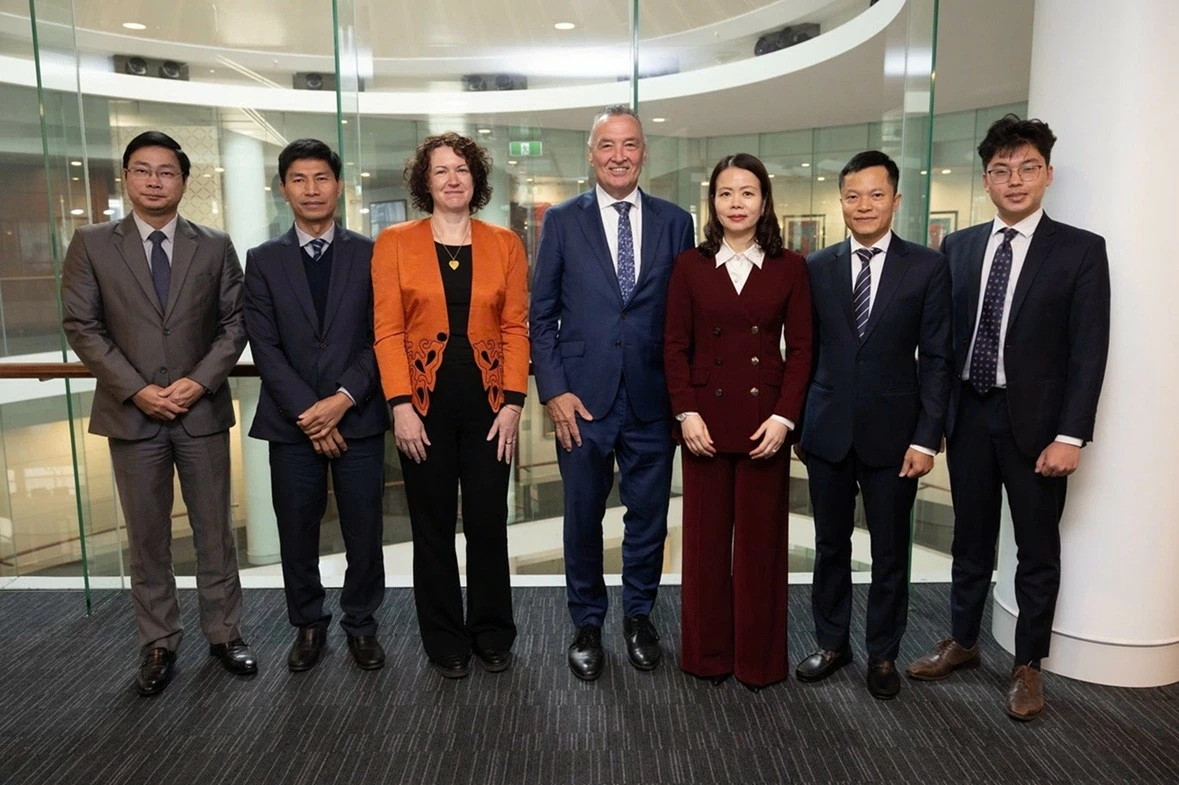Thứ trưởng Ngoại giao Nguyễn Minh Hằng làm việc tại Australia Thứ trưởng Ngoại giao Nguyễn Minh Hằng làm việc tại Australia