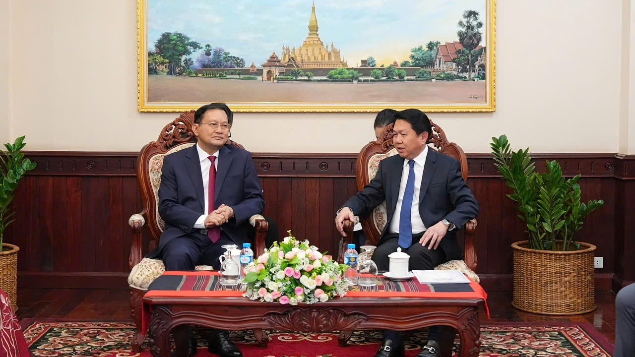 Tổng Lãnh sự Nguyễn Văn Dũng bắt đầu nhiệm kỳ công tác tại Savannakhet (Lào)