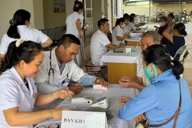 Nâng chất y tế tuyến cơ sở: Lấy người dân làm trung tâm phục vụ Nâng chất y tế tuyến cơ sở: Lấy người dân làm trung tâm phục vụ