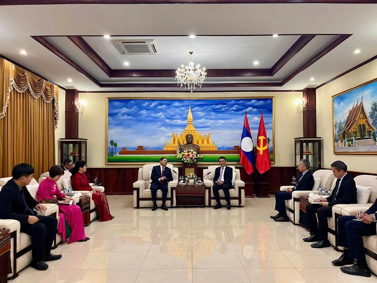 Tổng Lãnh sự Nguyễn Văn Dũng bắt đầu nhiệm kỳ công tác tại Savannakhet, tăng cường thúc đẩy quan hệ Việt Nam-Lào