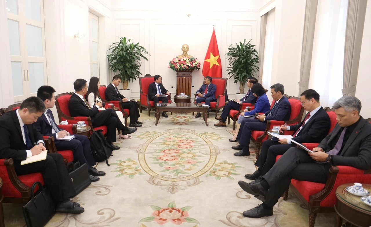 Toàn cảnh buổi làm việc. (Ảnh: Thành Long)