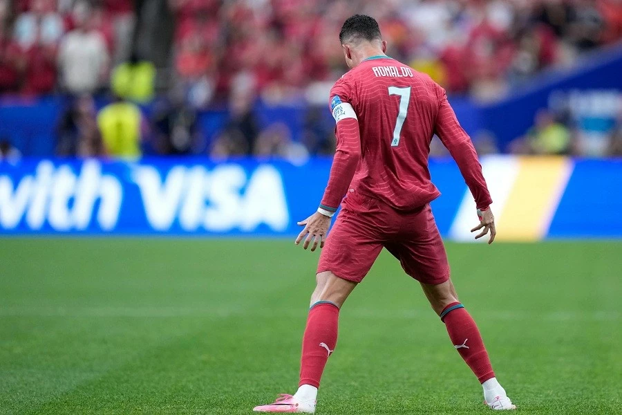 Kết quả bóng đá Bảng K World Cup 2026: Bồ Đào Nha 5-0 Uzbekistan – Ronaldo trở thành cầu thủ đầu tiên ghi bàn ở 6 kỳ World Cup Kết quả bóng đá Bảng K World Cup 2026: Bồ Đào Nha 5-0 Uzbekistan – Ronaldo trở thành cầu thủ đầu tiên ghi bàn ở 6 kỳ World Cup