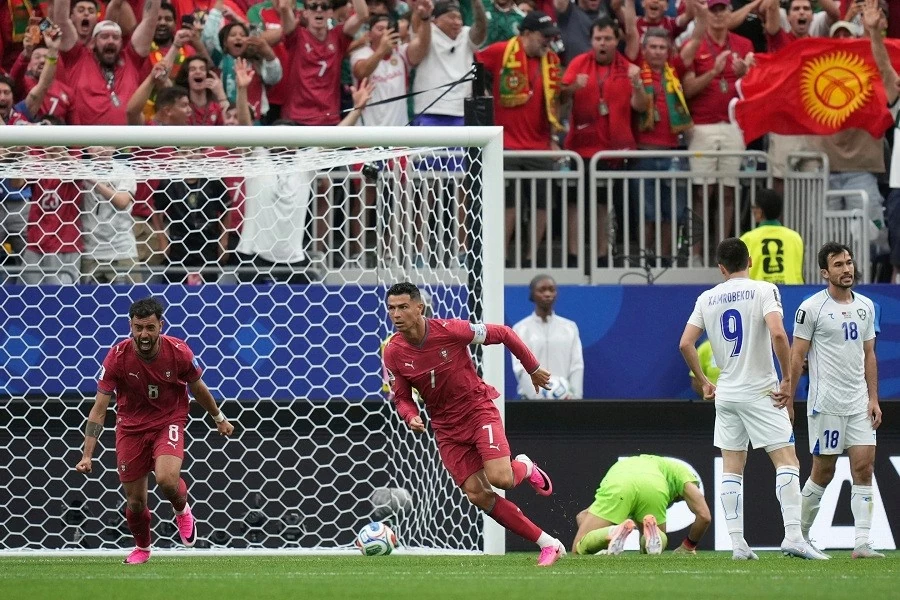 Kết quả bóng đá Bảng K World Cup 2026: Bồ Đào Nha 5-0 Uzbekistan – Ronaldo trở thành cầu thủ đầu tiên ghi bàn ở 6 kỳ World Cup Kết quả bóng đá Bảng K World Cup 2026: Bồ Đào Nha 5-0 Uzbekistan – Ronaldo trở thành cầu thủ đầu tiên ghi bàn ở 6 kỳ World Cup