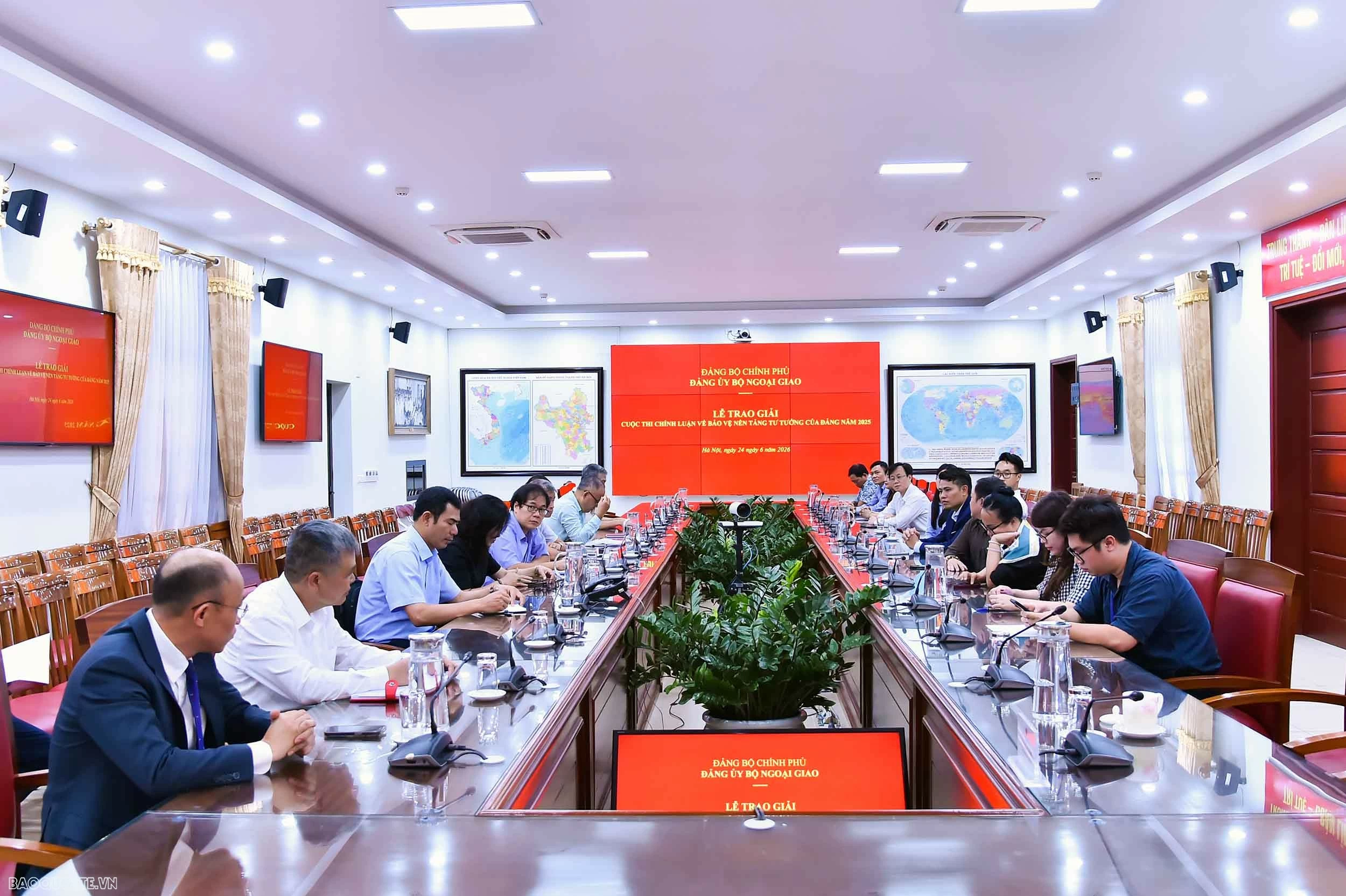 Lan tỏa trách nhiệm bảo vệ nền tảng tư tưởng của Đảng trong toàn ngành Ngoại giao Lan tỏa trách nhiệm bảo vệ nền tảng tư tưởng của Đảng trong toàn ngành Ngoại giao