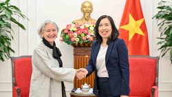 Thứ trưởng Lê Thị Thu Hằng tiếp Trưởng Đại diện UNHCR tại Thái Lan phụ trách Việt Nam