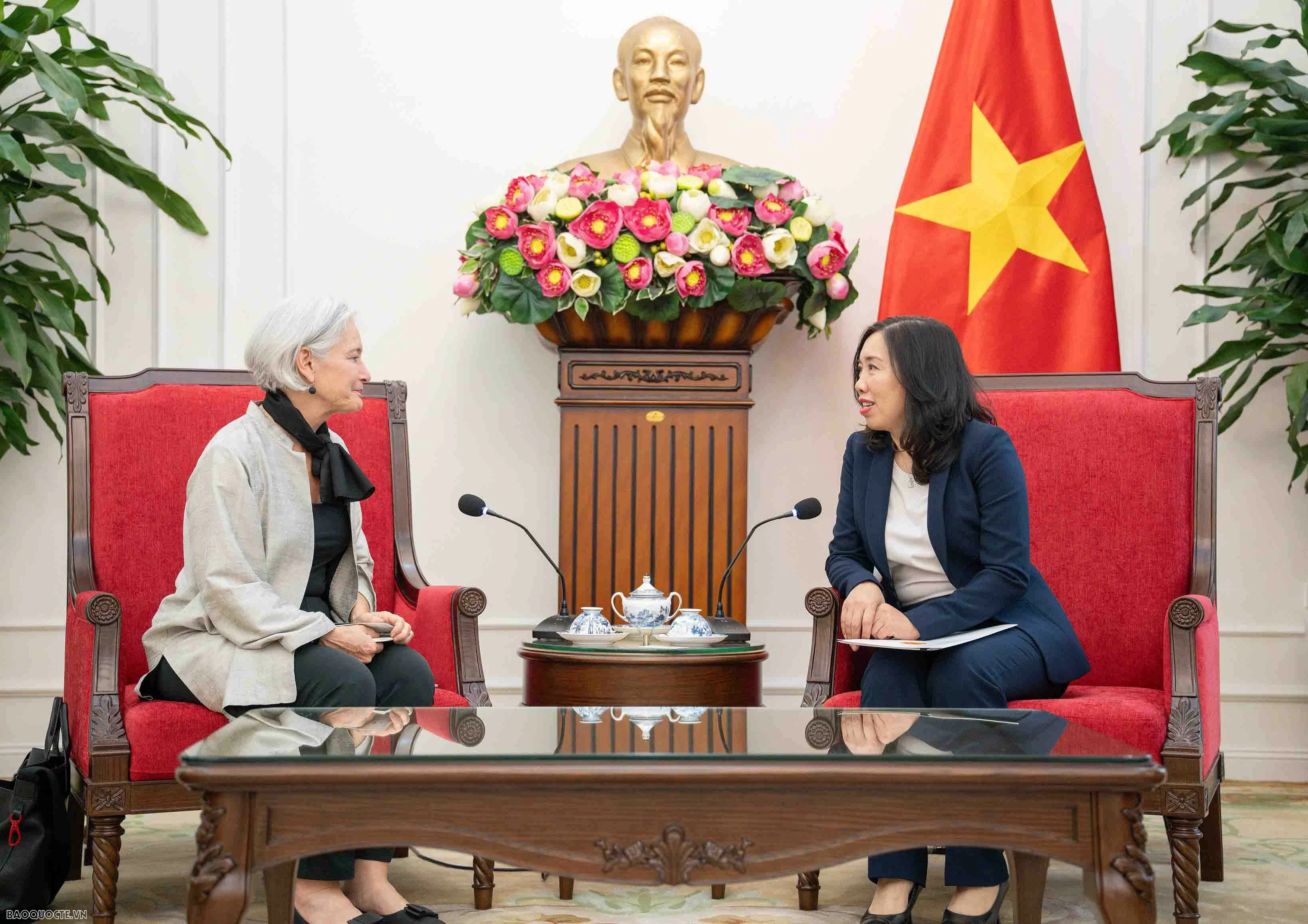 Thứ trưởng Lê Thị Thu Hằng tiếp Trưởng Đại diện UNHCR tại Thái Lan phụ trách Việt Nam