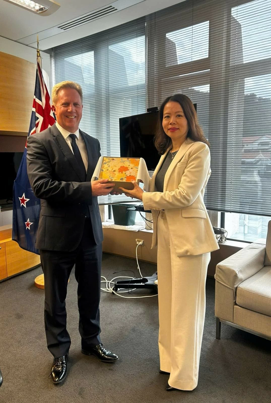 Thứ trưởng Ngoại giao Nguyễn Minh Hằng làm việc tại New Zealand