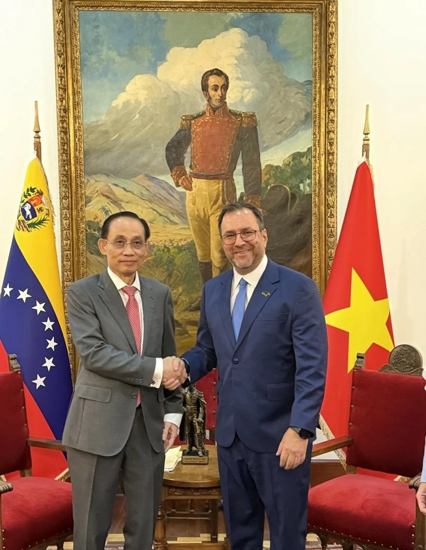 Bộ trưởng Ngoại giao Lê Hoài Trung thăm, làm việc tại Venezuela