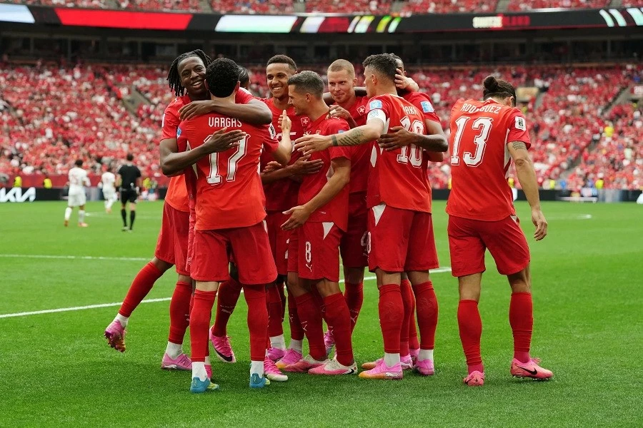 Kết quả bóng đá Bảng B World Cup 2026: Canada 1-2 Thụy Sỹ: Johan Manzambi tiếp tục bùng nổ, Thụy Sỹ đánh bại chủ nhà Canada để giành ngôi đầu bảng