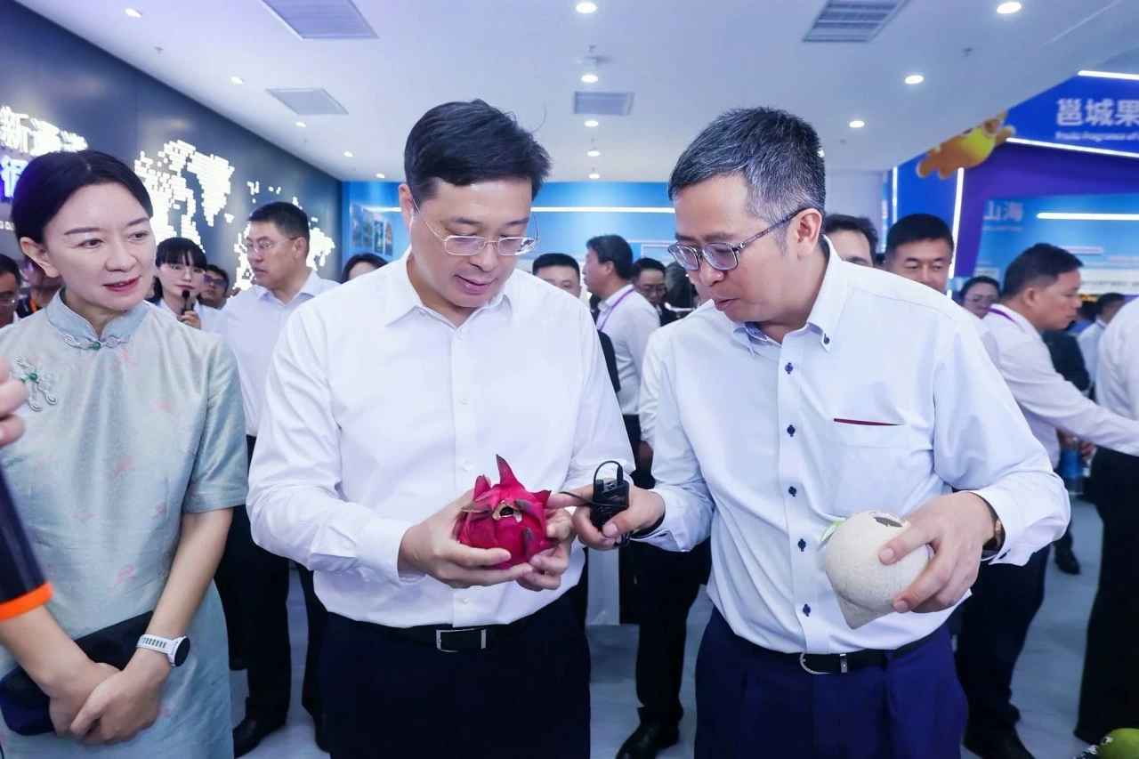 Đặc san HNNG_Khơi thông làn xanh cho xuất khẩu nông sản và hợp tác du lịch Việt-Trung