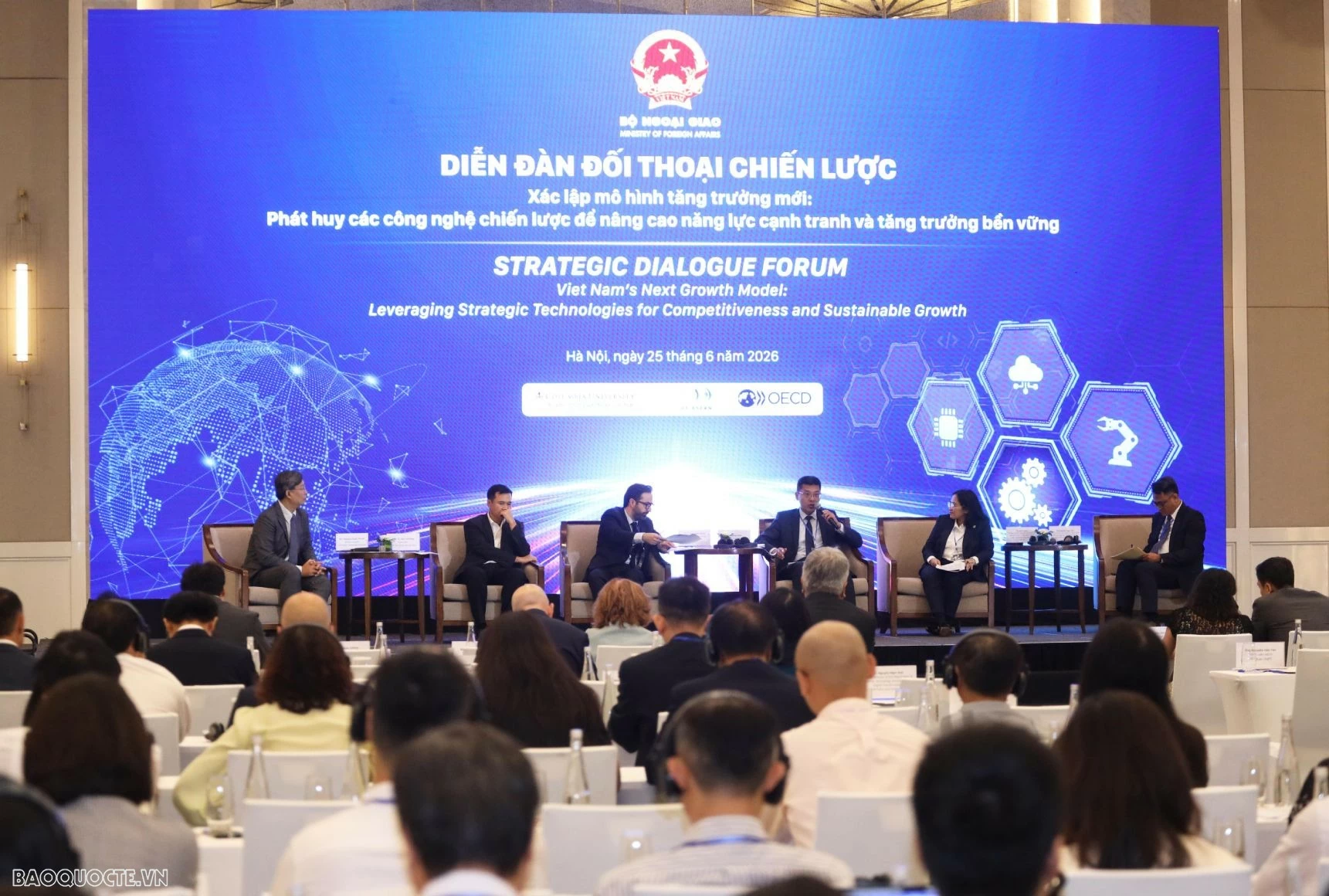 Diễn đàn Đối thoại chiến lược đã diễn ra 05 phiên thảo luận chuyên sâu. (Ảnh: Thành Long)