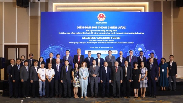 Diễn đàn Đối thoại chiến lược: Phát huy các công nghệ chiến lược trong xác lập mô hình tăng trưởng mới của Việt Nam