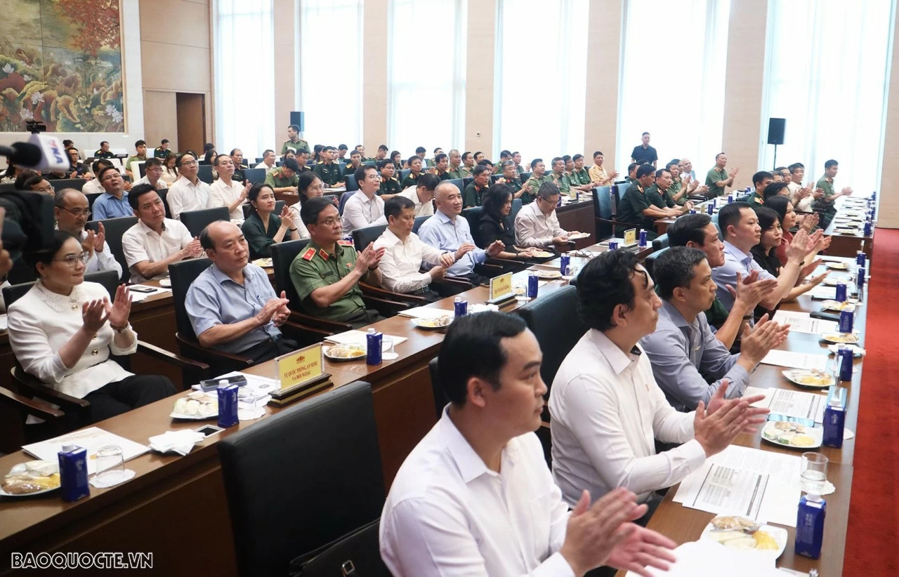 Các đại biểu tham dự Lễ ký. (Ảnh: Thành Long)