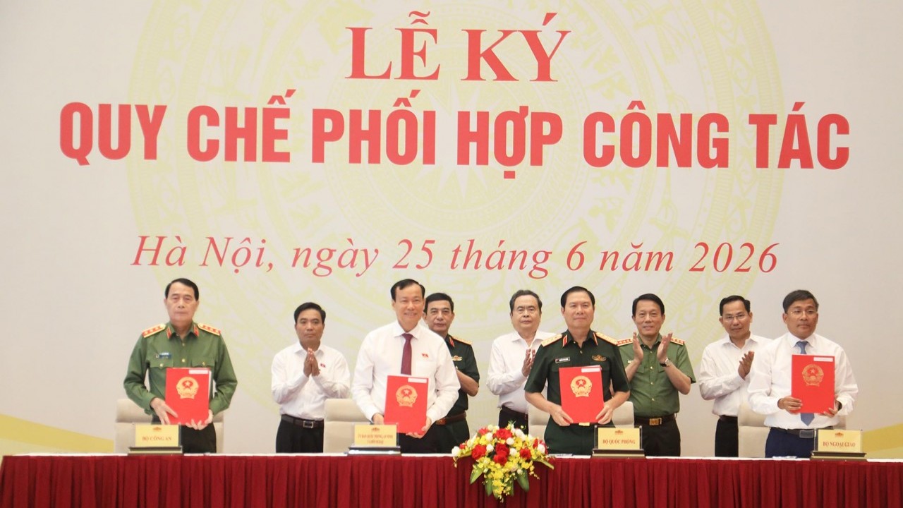 Lễ ký các Quy chế phối hợp công tác giữa Ủy ban Quốc phòng, An ninh và Đối ngoại với Bộ Quốc phòng, Bộ Công an và Bộ Ngoại giao
