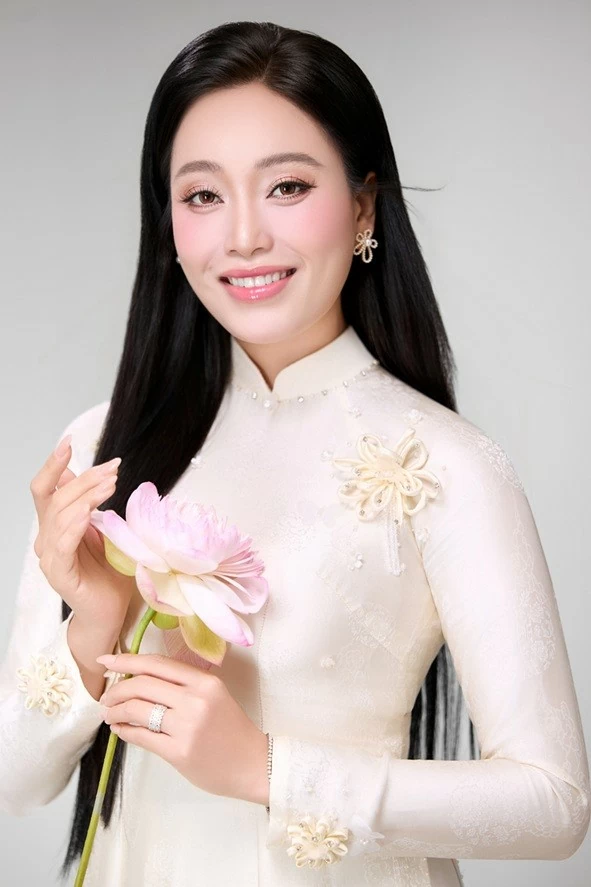 Sao Mai Huyền Trang ngọt ngào, trẻ trung trong MV mới
