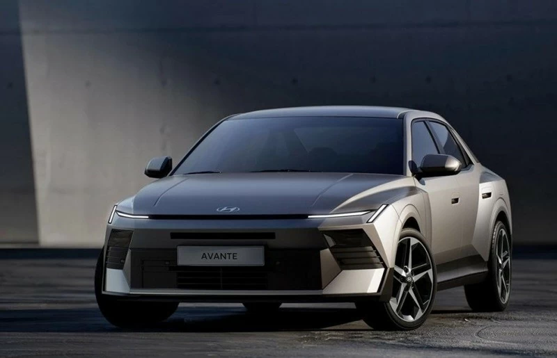 Ngoại hình của Elantra thế hệ mới được phát triển theo ngôn ngữ thiết kế “Art of Steel”, mang phong cách góc cạnh và cứng cáp.