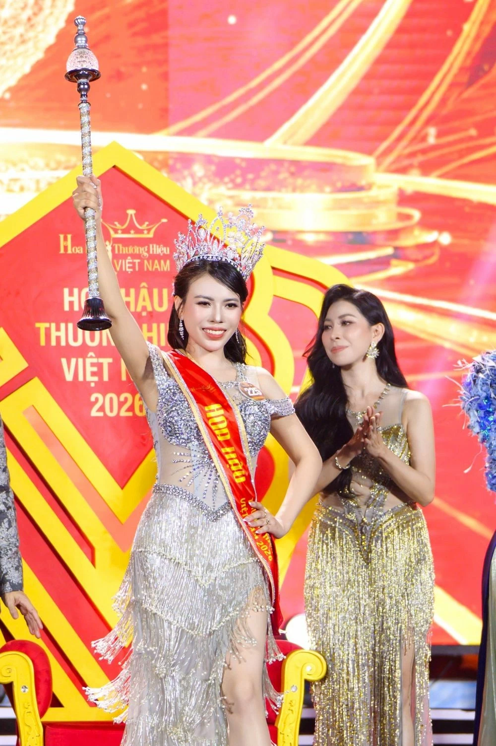 Người đẹp Đồng Tháp chinh phục ngôi vị cao nhất Hoa hậu Thương hiệu Việt Nam 2026