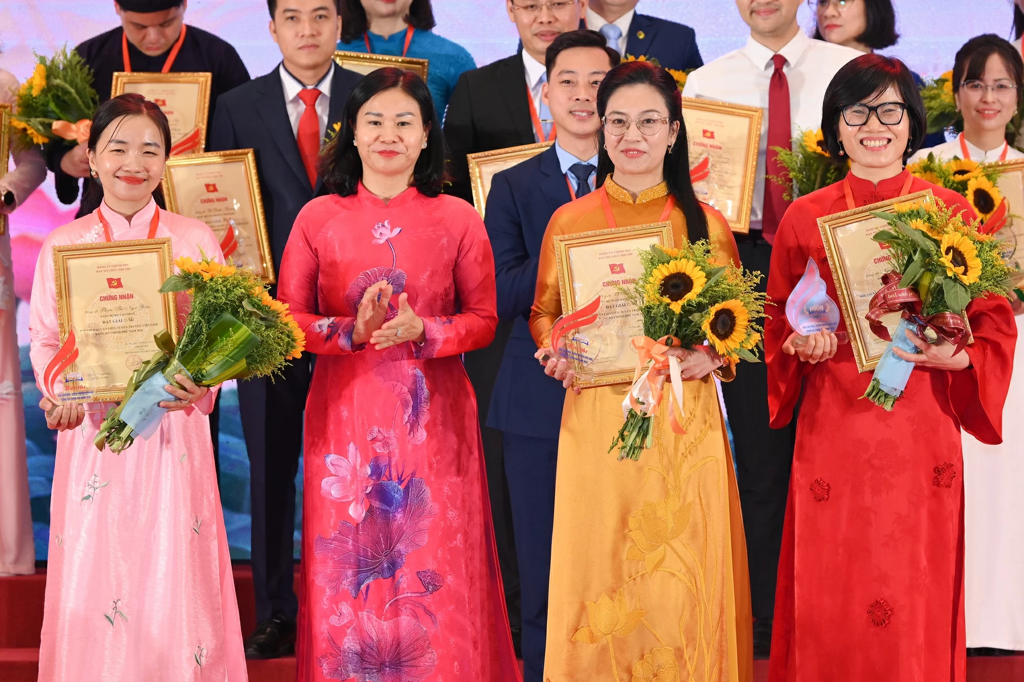 Tổng kết, trao giải Hội thi Báo cáo viên, Tuyên truyền viên giỏi Đảng bộ Chính phủ năm 2026 Tổng kết, trao giải Hội thi Báo cáo viên, Tuyên truyền viên giỏi Đảng bộ Chính phủ năm 2026