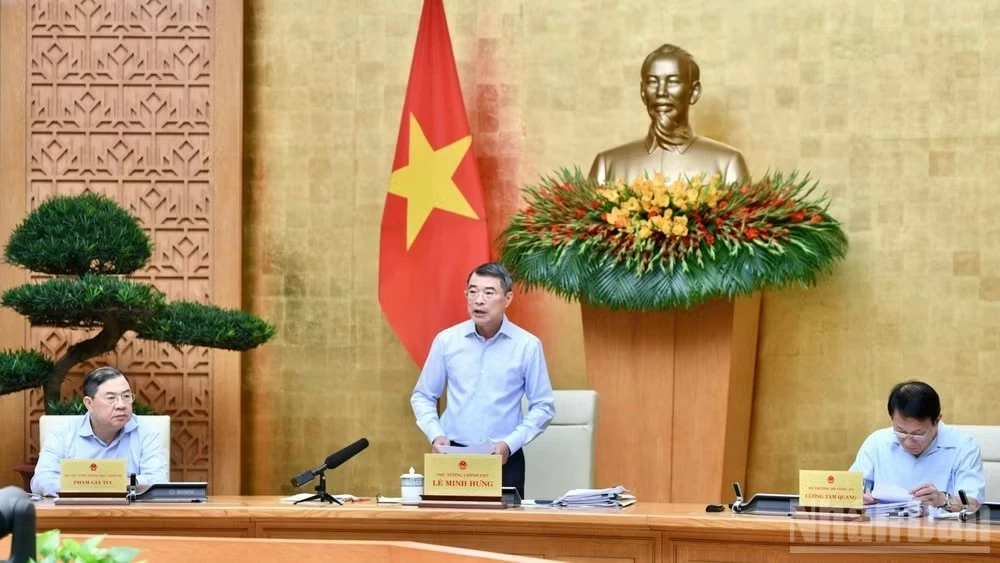 Tập trung chỉ đạo, khẩn trương hoàn thiện các dự án luật, nghị quyết, bảo đảm tiến độ và chất lượng Tập trung chỉ đạo, khẩn trương hoàn thiện các dự án luật, nghị quyết, bảo đảm tiến độ và chất lượng