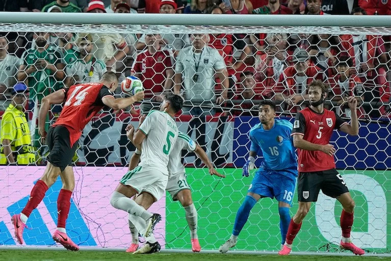 Kết quả bóng đá Bảng J World Cup 2026: Áo 3-3 Algeria: Màn rượt đuổi kịch tính phút bù giờ đưa cả hai vào vòng knock-out