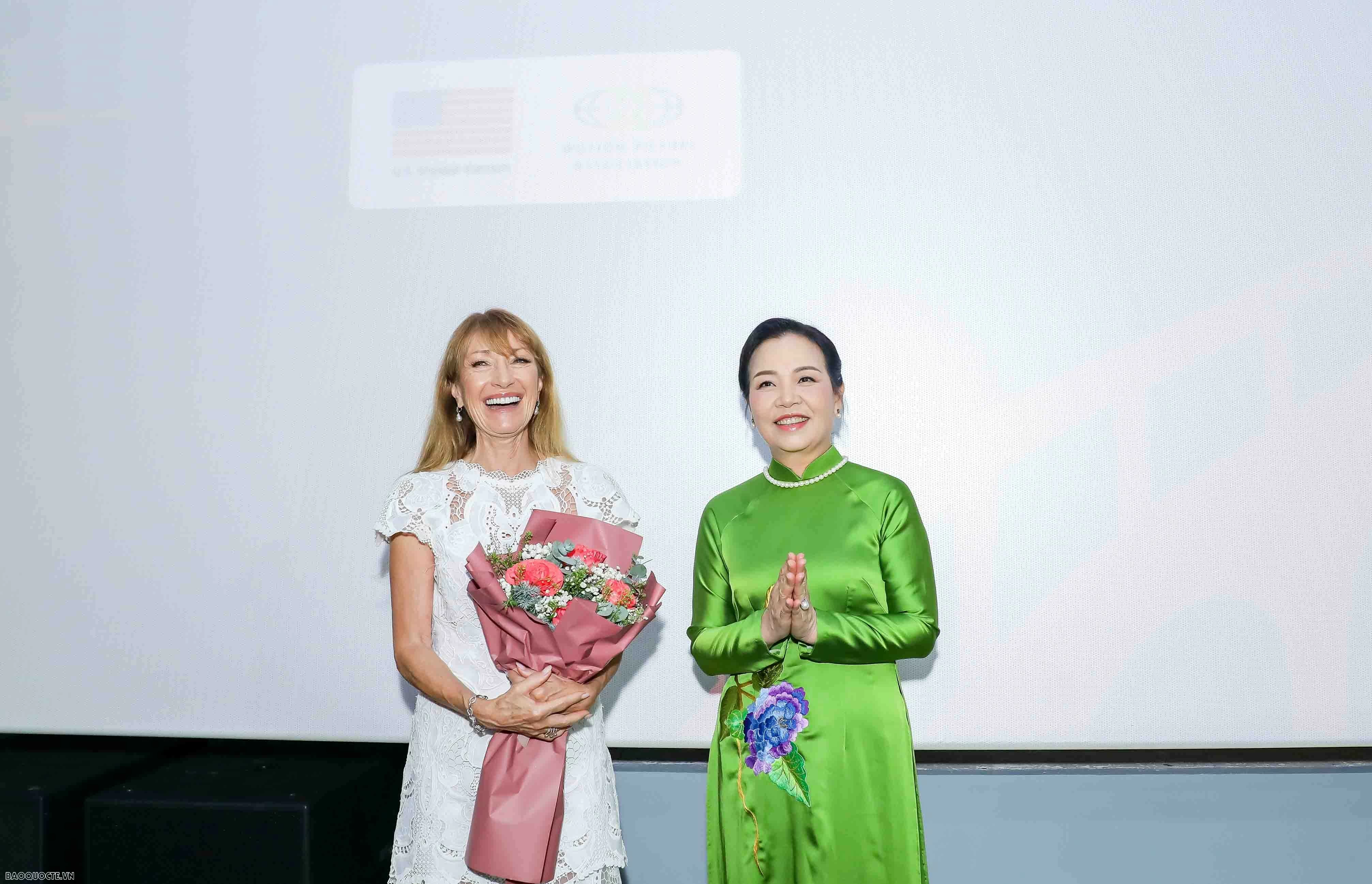 Jane Seymour mang Somewhere in Time mở màn Tiêu điểm Điện ảnh Hoa Kỳ tại DANAFF IV