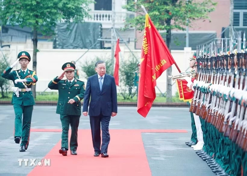 Tổng Bí thư, Chủ tịch nước: Xây dựng thế trận Pháo binh-Tên lửa trong nền quốc phòng toàn dân