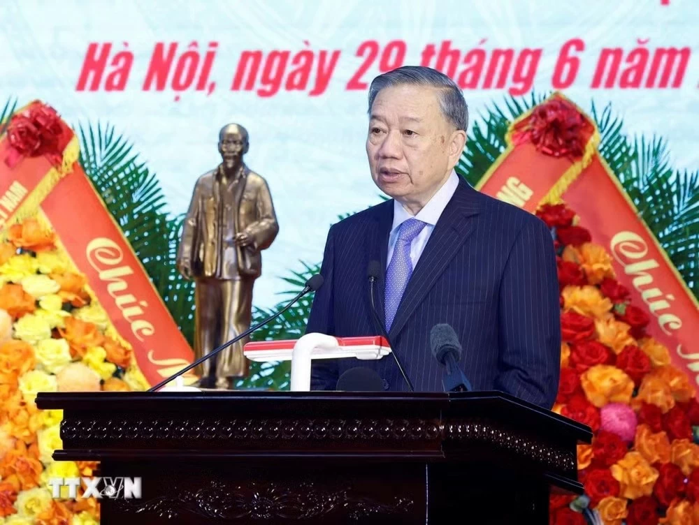 Tổng Bí thư, Chủ tịch nước: Xây dựng thế trận Pháo binh-Tên lửa trong nền quốc phòng toàn dân