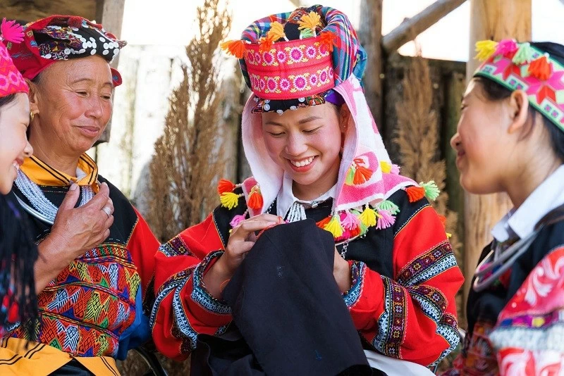 Câu chuyện sáng tạo nghề dệt ở Lô Lô Chải