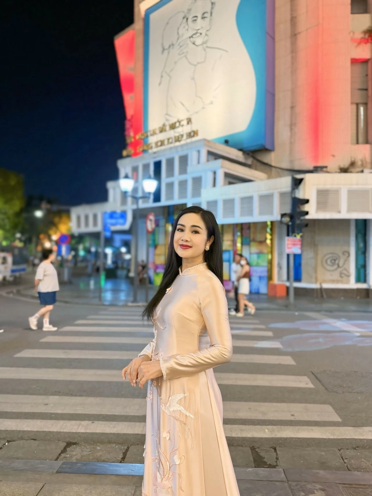 Nhan sắc trẻ trung của NSND Thu Hà