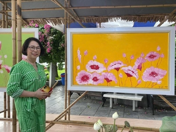 Giới thiệu BST ‘Tranh Sen- 10 phẩm chất tốt đẹp của người Việt Nam’ tại Lễ hội Sen Hà Nội 2026