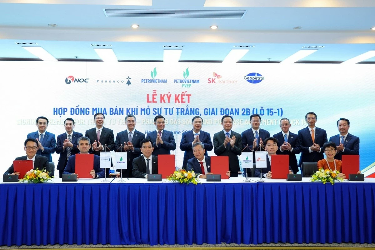 Lễ k&yacute; kết hợp đồng mua b&aacute;n kh&iacute; mỏ Sư Tử Trắng, giai đoạn 2B. (Nguồn: pvn.vn)