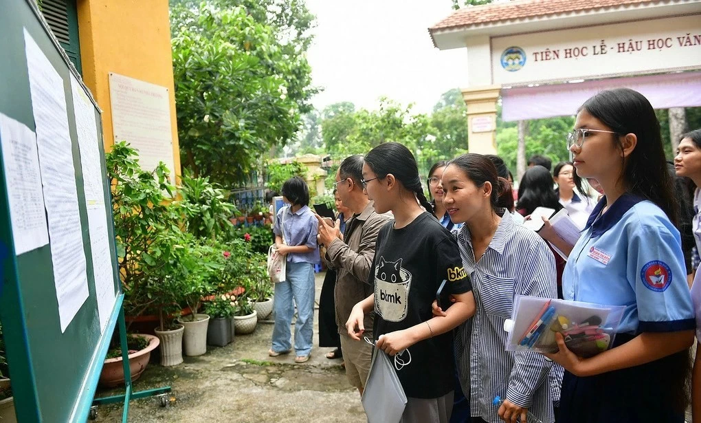 TP. Hồ Chí Minh công bố điểm chuẩn lớp 10, thí sinh cần lưu ý gì?