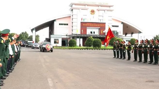 Lễ đón 62 hài cốt liệt sĩ Việt Nam hy sinh tại Campuchia về nước