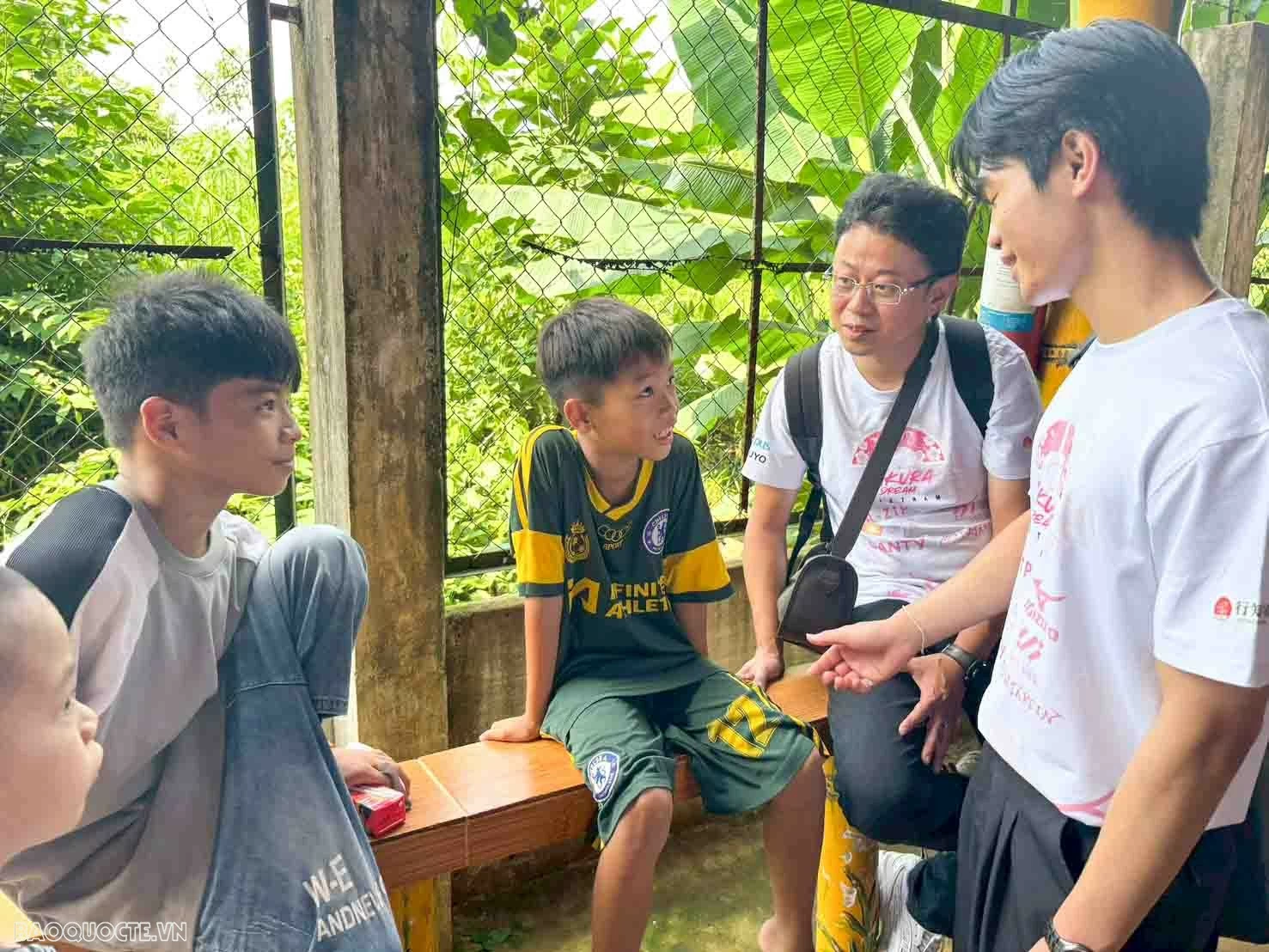 Làng Tre đón những người bạn đến từ Nhật Bản