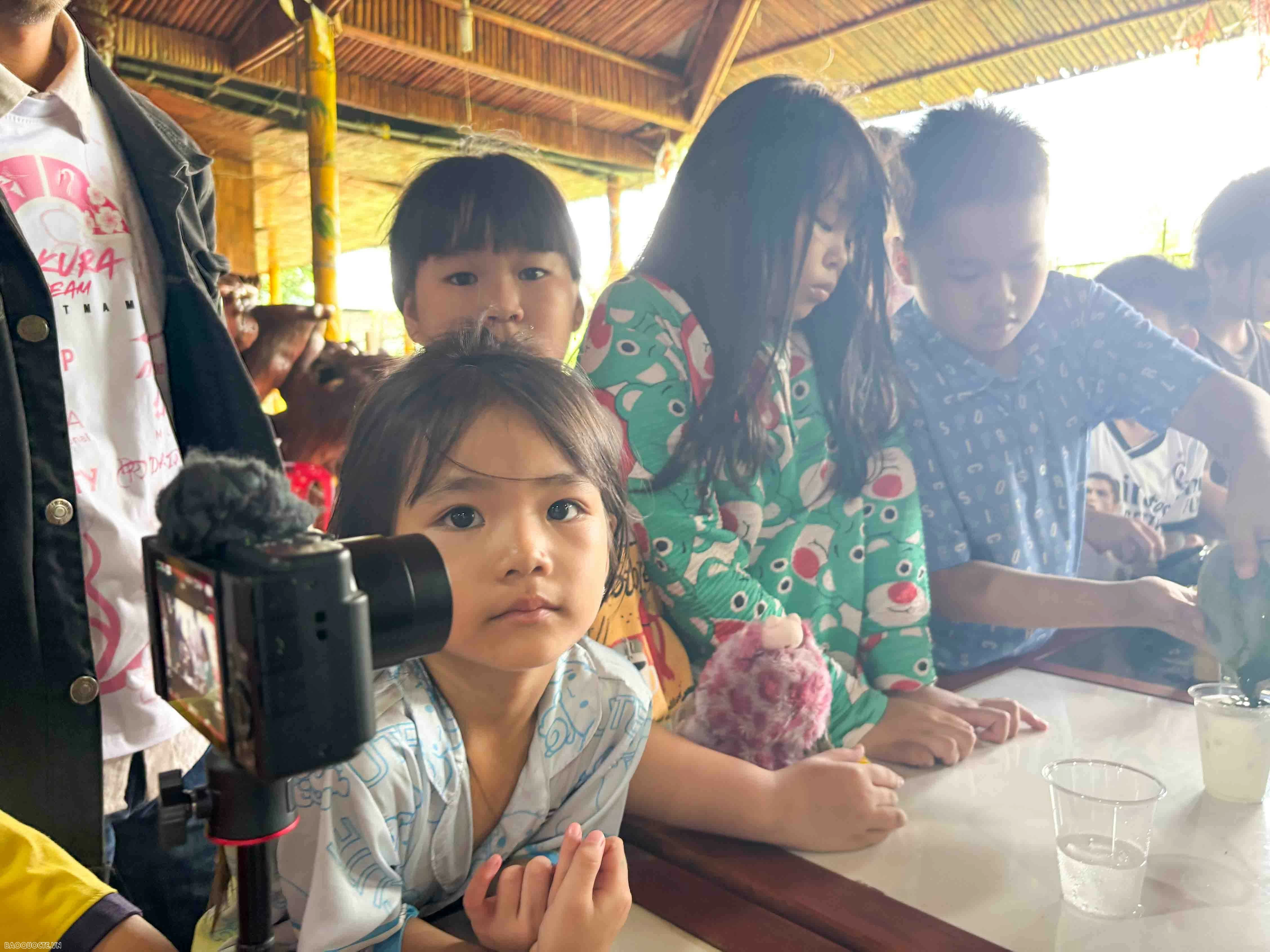 Làng Tre đón những người bạn đến từ Nhật Bản