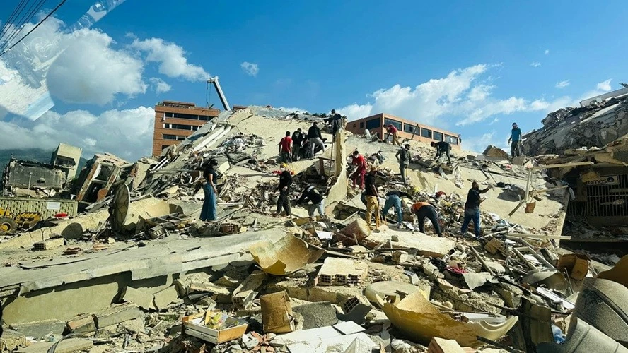 Động đất ở Venezuela: Khoảng 50.000 người mất tích, số người thiệt mạng có thể tăng mạnh, cộng đồng quốc tế chạy đua với 'tử thần'. (Ảnh: Đại sứ Việt Nam tại Venezuela Vũ Trung Mỹ) Động đất ở Venezuela: Khoảng 50.000 người mất tích, số người thiệt mạng có thể tăng mạnh, cộng đồng quốc tế chạy đua với 'tử thần'. (Ảnh: Đại sứ Việt Nam tại Venezuela Vũ Trung Mỹ)