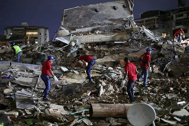 Đống đổ nát bao trùm nhiều khu vực sau động đất tại Venezuela. (Nguồn: Getty Images) Đống đổ nát bao trùm nhiều khu vực sau động đất tại Venezuela. (Nguồn: Getty Images)
