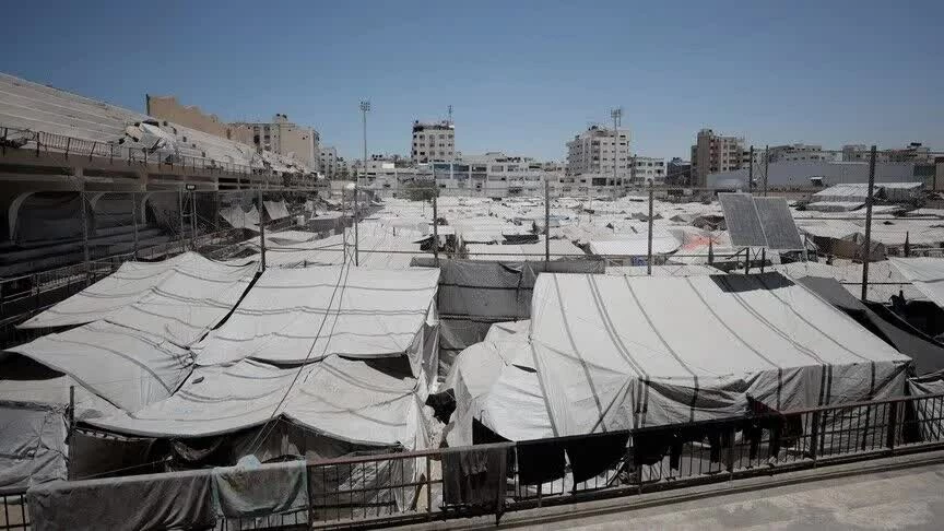 Các khu lều trú ẩn tạm thời tại Dải Gaza trong bối cảnh kế hoạch thiết lập các trung tâm nhân đạo mới đang được xúc tiến. (Nguồn: Anadolu)