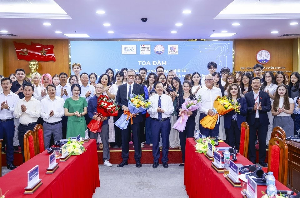 Chuyên gia Pháp chia sẻ kinh nghiệm ứng dụng AI có đạo đức và trách nhiệm Chuyên gia Pháp chia sẻ kinh nghiệm ứng dụng AI có đạo đức và trách nhiệm