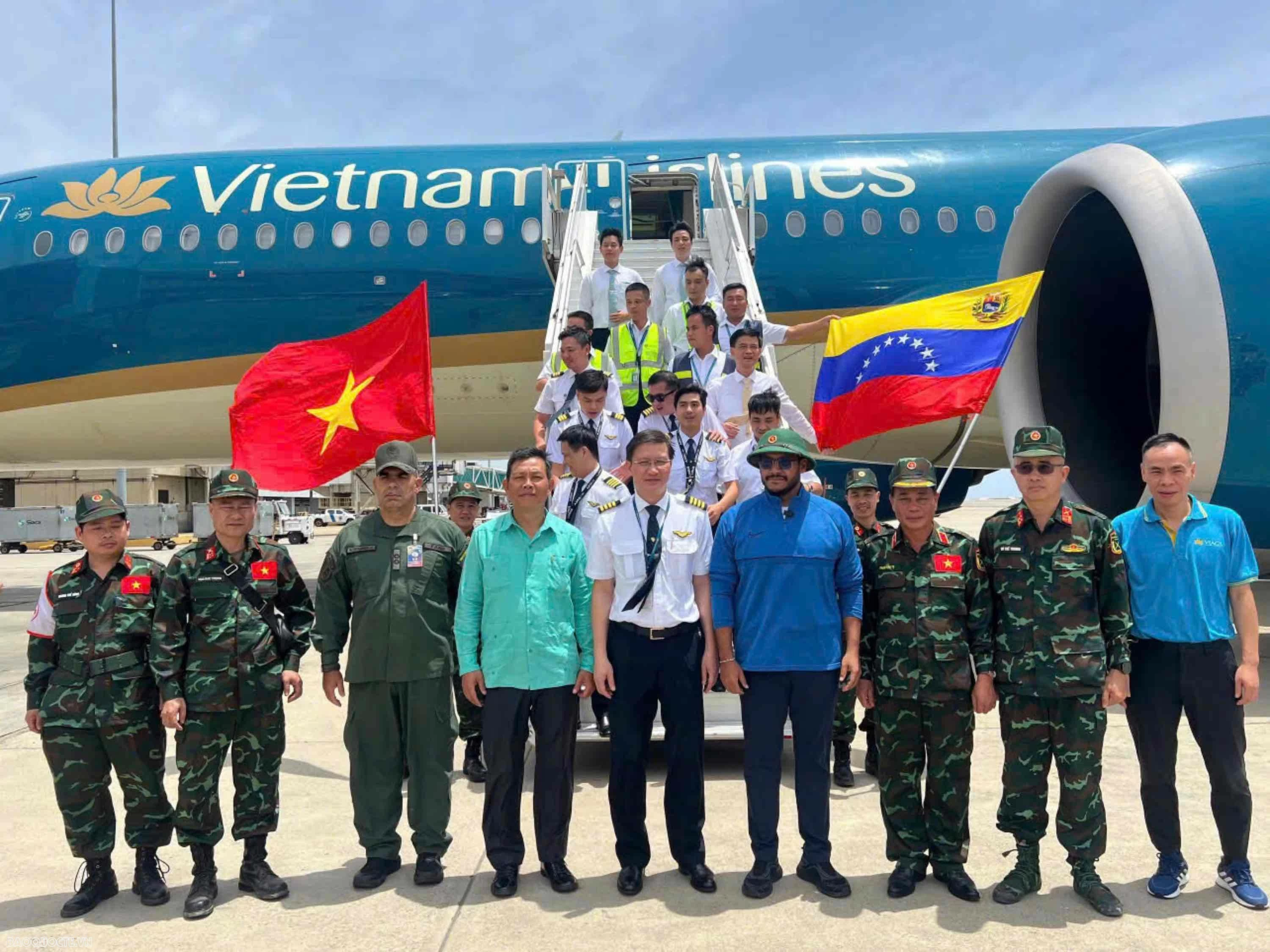 Hoàn tất chuyến bay thứ 2 đưa hàng viện trợ tới Venezuela
