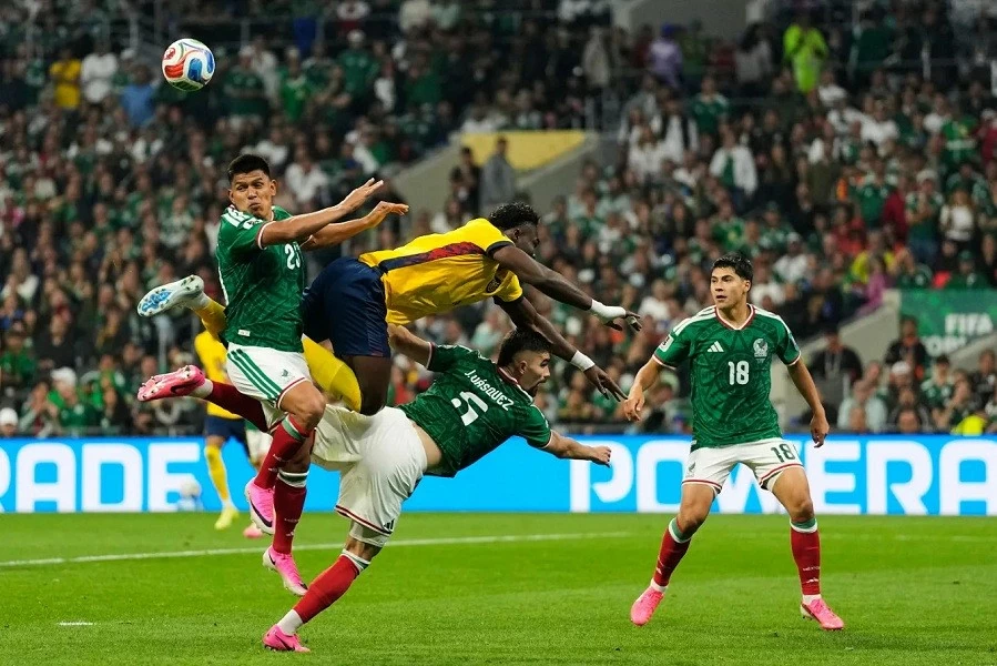 Kết quả bóng đá Vòng 1/32 World Cup: Mexico 2-0 Ecuador: Mexico phá dớp 40 năm ở World Cup, hẹn đại chiến Anh tại vòng 1/16 Kết quả bóng đá Vòng 1/32 World Cup: Mexico 2-0 Ecuador: Mexico phá dớp 40 năm ở World Cup, hẹn đại chiến Anh tại vòng 1/16
