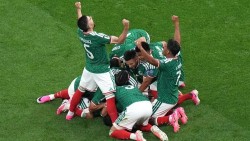 Kết quả bóng đá Vòng 1/32 World Cup: Mexico 2-0 Ecuador: Mexico 'phá dớp' 40 năm ở World Cup, hẹn đại chiến Anh tại vòng 1/16