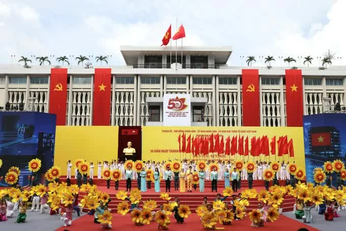 Chương trình nghệ thuật đặc biệt tái hiện hành trình 50 năm Thành phố mang tên Bác Chương trình nghệ thuật đặc biệt tái hiện hành trình 50 năm Thành phố mang tên Bác
