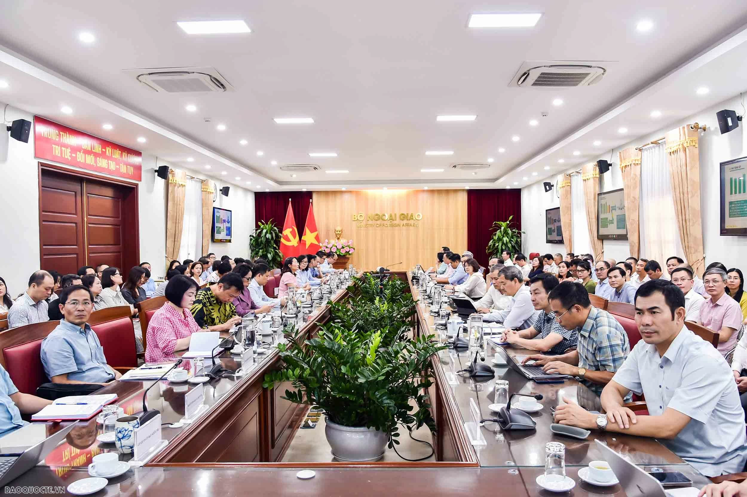 Bộ Ngoại giao tham dự Hội nghị toàn quốc sơ kết thực hiện Nghị quyết số 57-NQ/TW